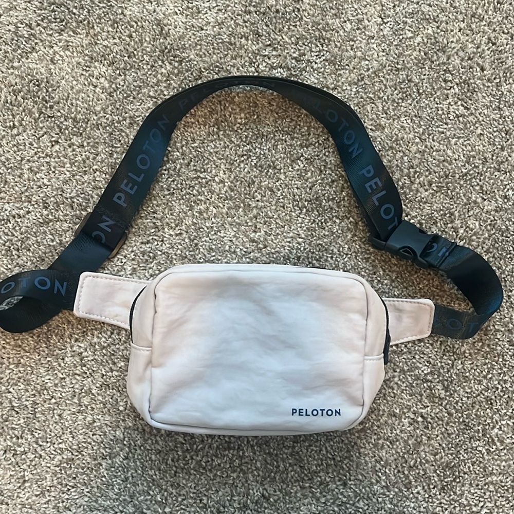 NWOT Peloton White Fanny Pack
